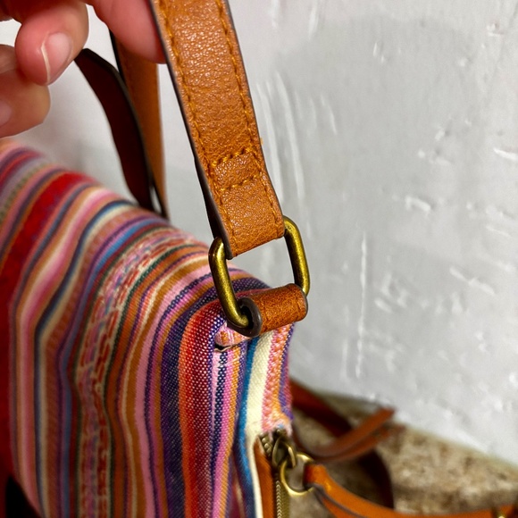 Women's T-Shirt & Jeans Serape Embroidered Crossbody - Picture 6 of 16